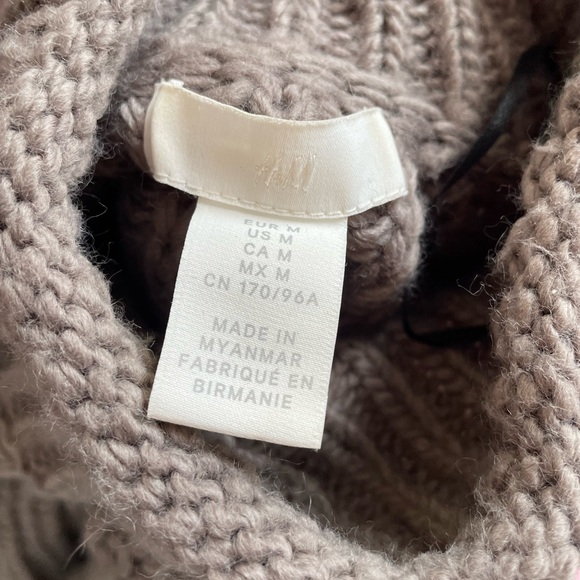 H&M - Mockneck Knit Sweater - Picture 4 of 5